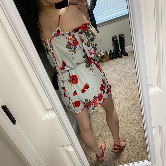 Floral Cold Shoulder Romper - Picture 3 of 5